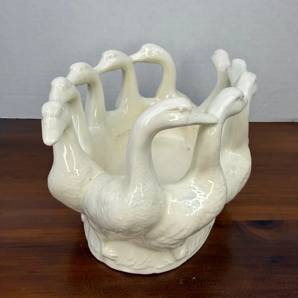 Vintage‎ 1983 Ceramic Circle of Geese Duck Centerpiece Bowl Cream 9.5in